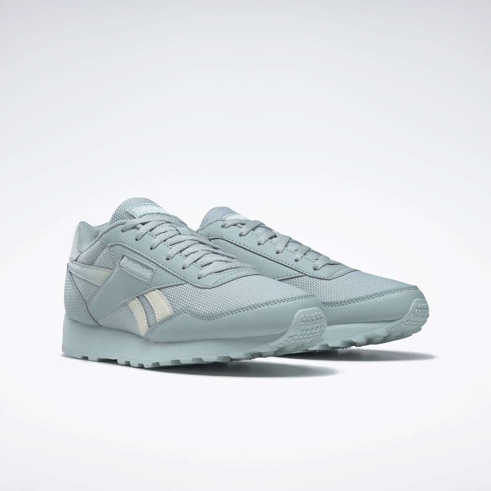REEBOK RUNNING-INSPIRED SHOES WITH A RETRO VIBE! BEAUTIFUL SEASIDE GREY COLOUR!